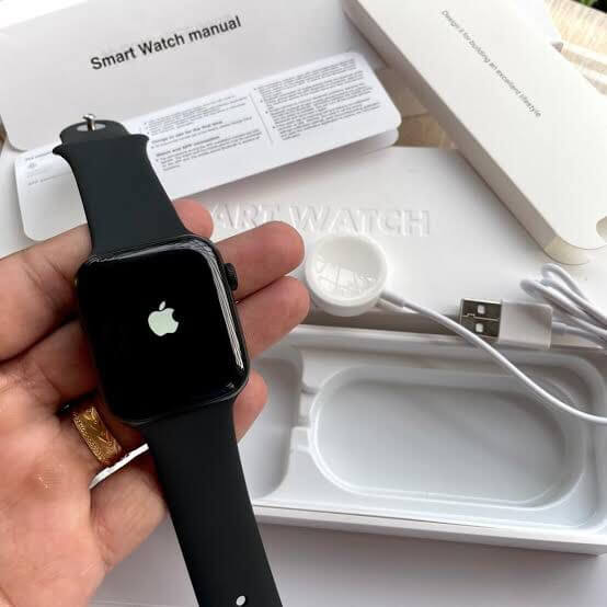 Apple Logo Smart Watch at Rs 2800/piece | Smart Watches in Mumbai | ID:  2849499476191